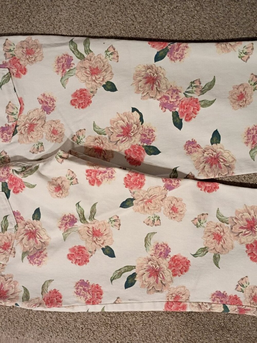 Liz  Claiborne  Floral Brushed Cotton Capri Pants NWOT/6